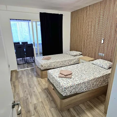 Daniel Flat Swimming Pool Levante * בנידורם